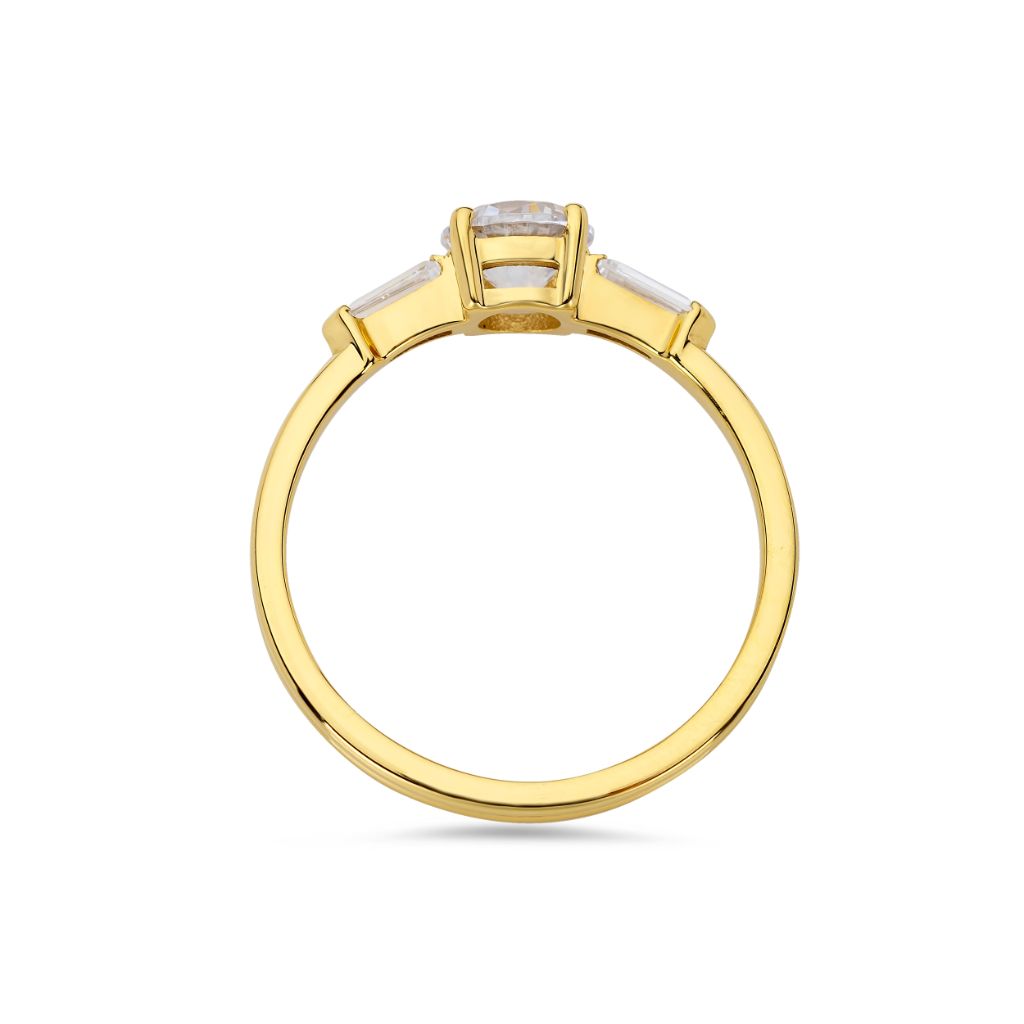 Illusion bullet & brilliant cut diamond ring in yellow gold