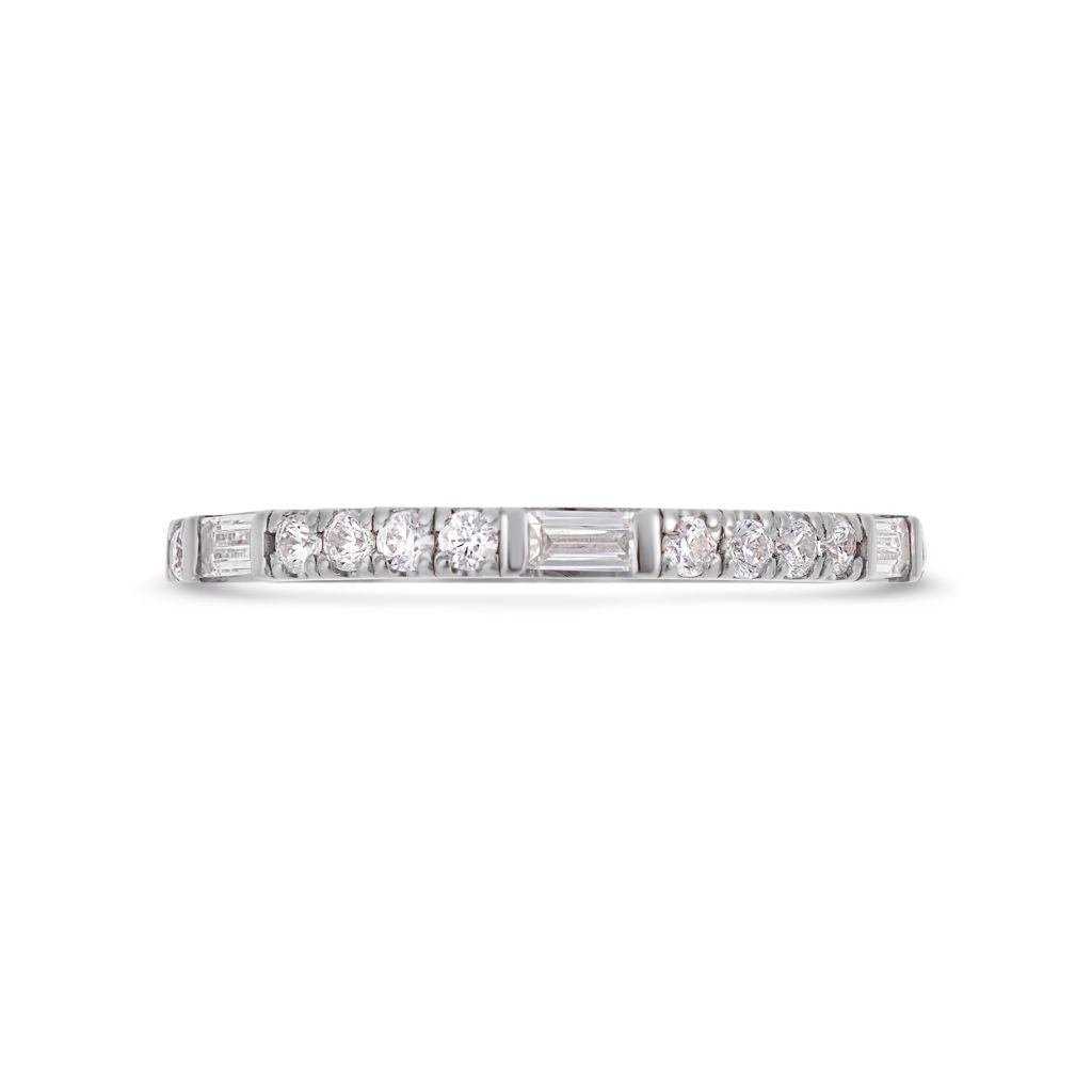 Round & baguette cut diamond ring in platinum