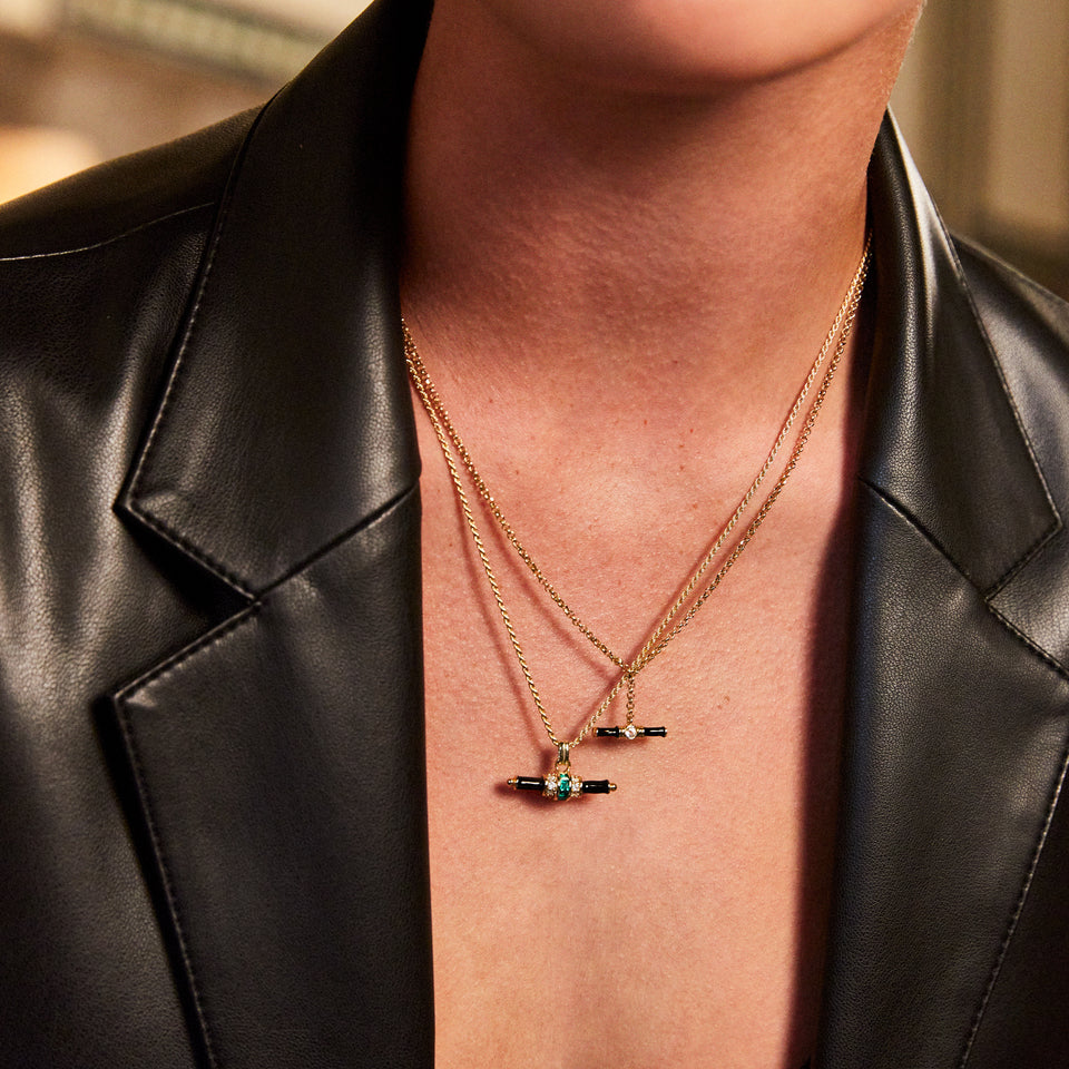 UNITY 9K T-Bar Necklace with Medium Pendant - Corinne Hamak Jewellery