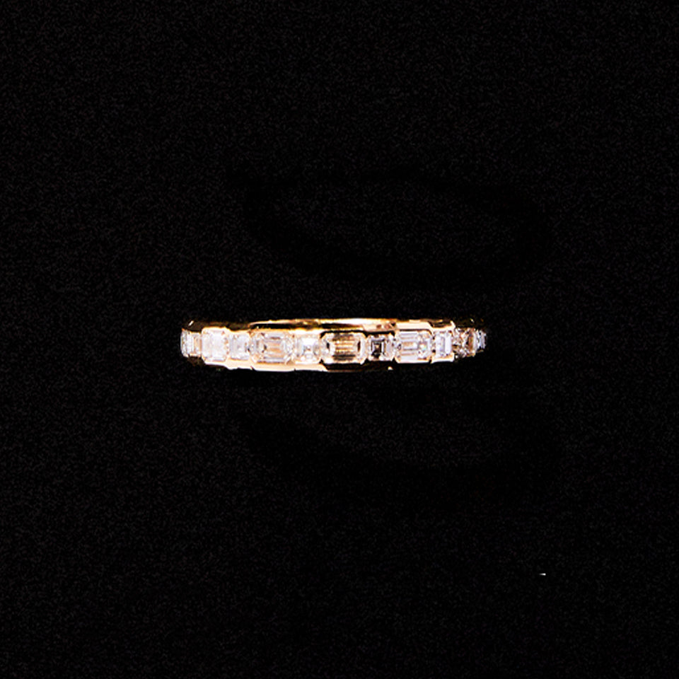 Emerald Cut and Carré Cut Blended Band