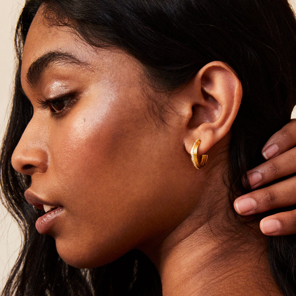 Neve Chunky Hoop Earrings in Gold