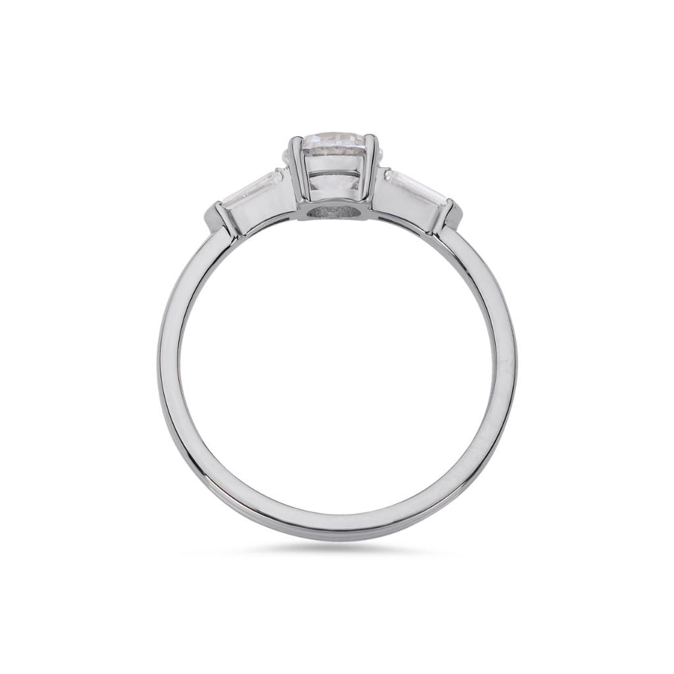 Illusion bullet & brilliant cut diamond ring in platinum