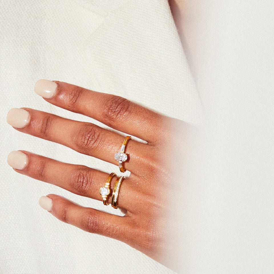 Pillar diamond ring in white gold