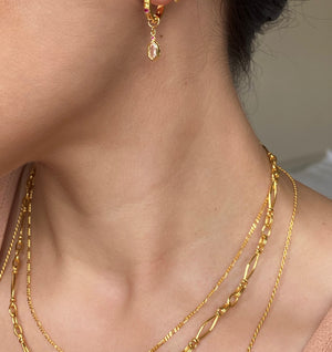 Layering chain set in gold